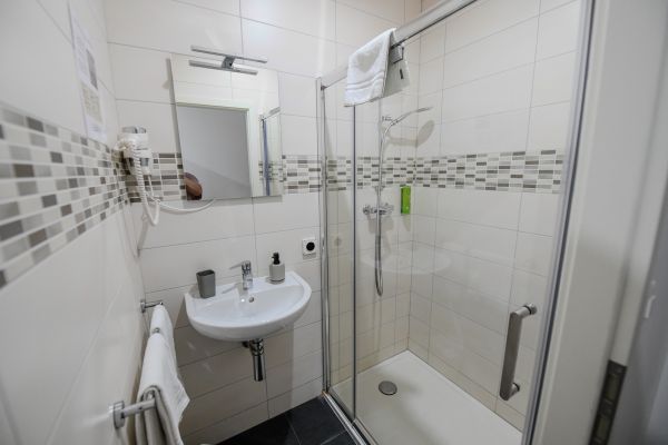 simple-wc-a-letage-4F3B6CB04-FD25-AAC6-3BA1-579472B9B124.jpg