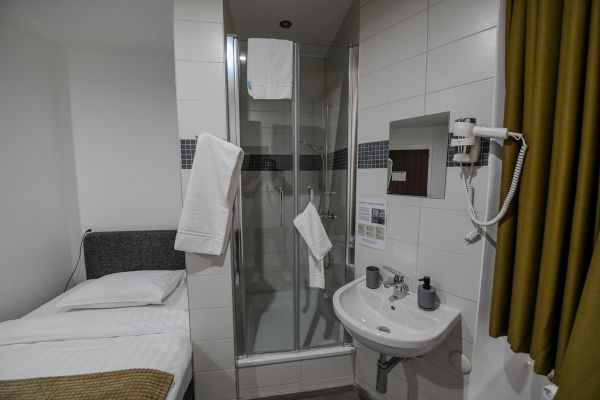 simple-wc-a-letage-6A0725F69-9E4E-F40E-F6B6-1B36F2883C7B.jpg