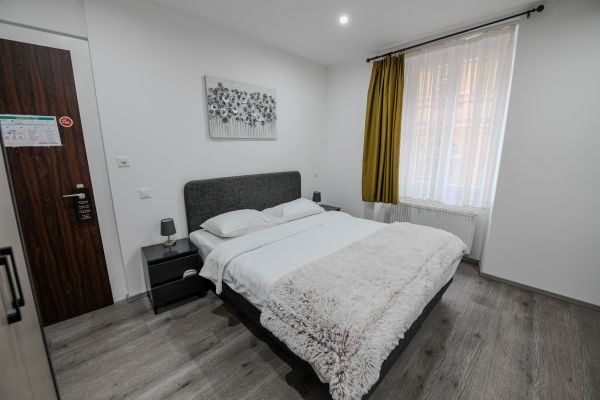 studio-8F16DA4DE-CCFD-D676-F450-896DF018521F.jpg